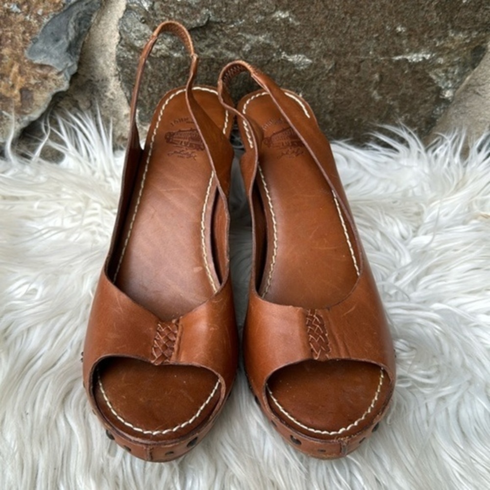 John A. Frye Shoe Co Vintage Studded Slingback Wedge Sandal in Cognac Tan Size 6